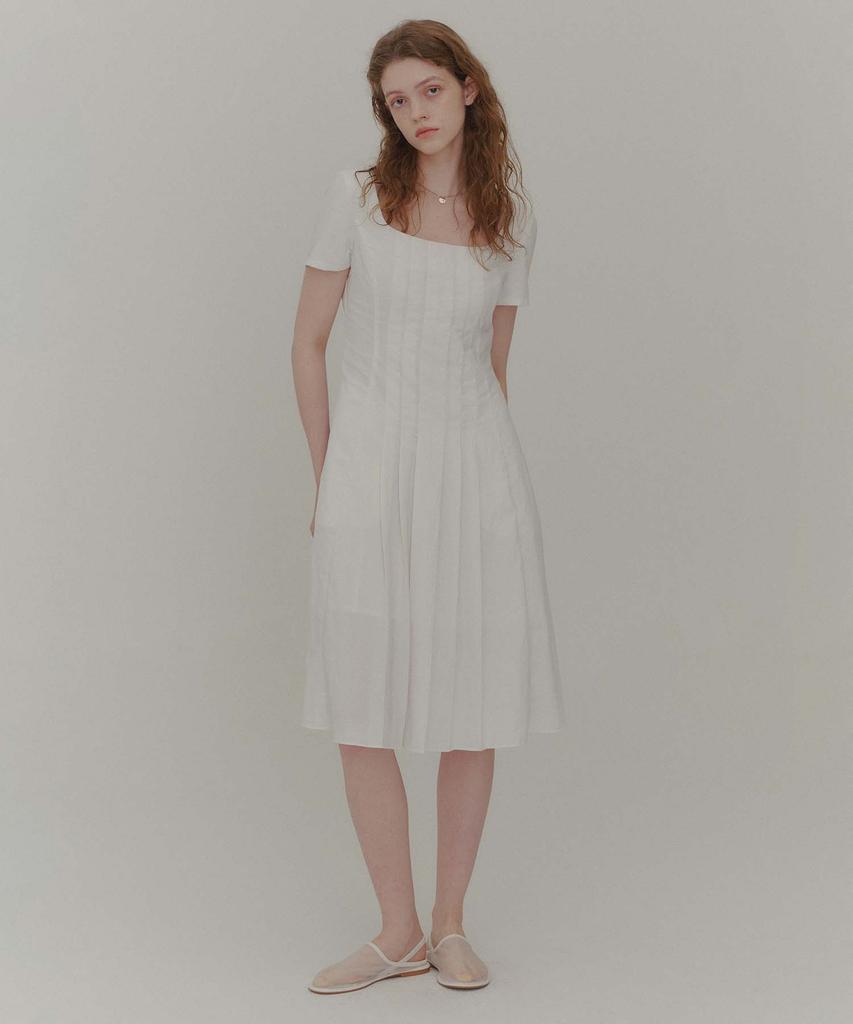 Plack Woman Pintuck Short Sleeve Dress