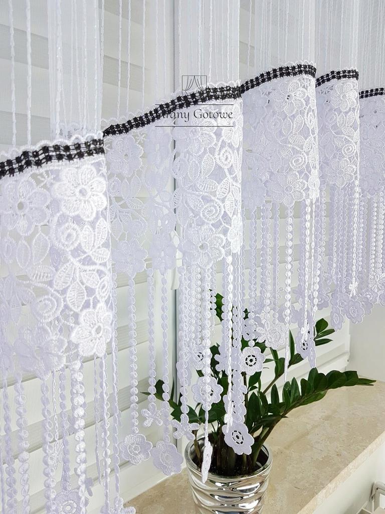 Marquisette curtain decorated with guipure lace and zircons - black