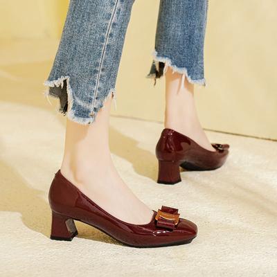 Туфли на высоком толстом каблуке с квадратным носком, 2025 новинка, бургундская лакированная кожа, средний каблук, одинарные туфли, весна и осень, с открытым верхом, универсальные, элегантные туфли