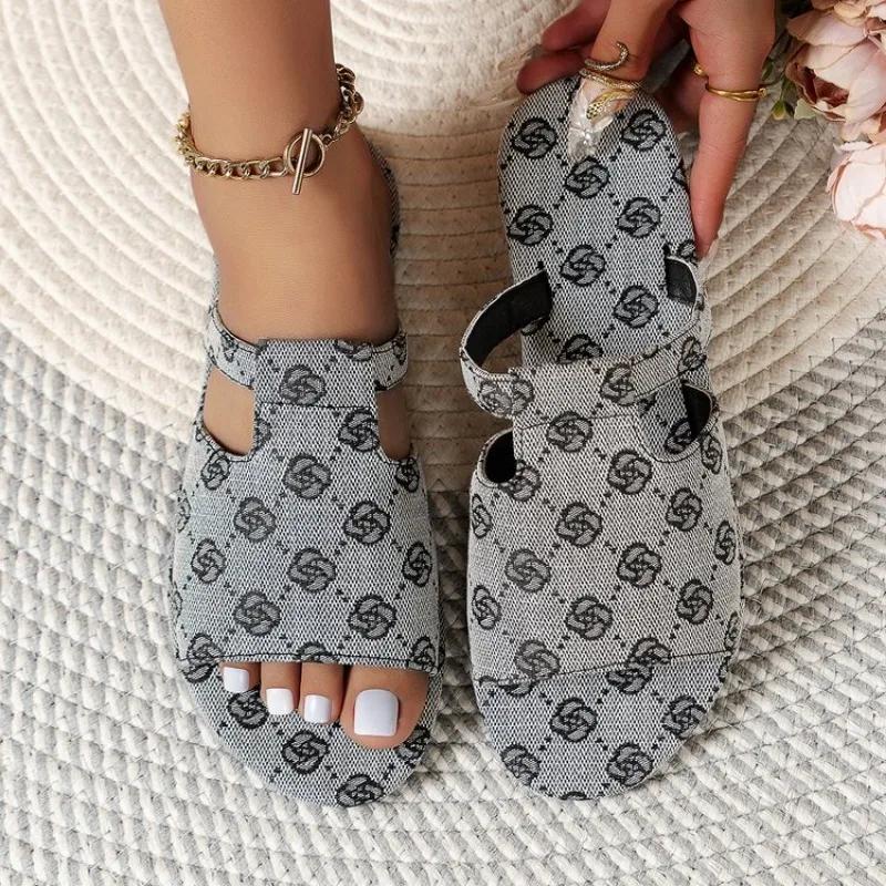 2024 Летние женские тапочки Однотонные женские сандалии Плоская подошва Противоскользящие модные тапочки Новые дизайнерские сандалии