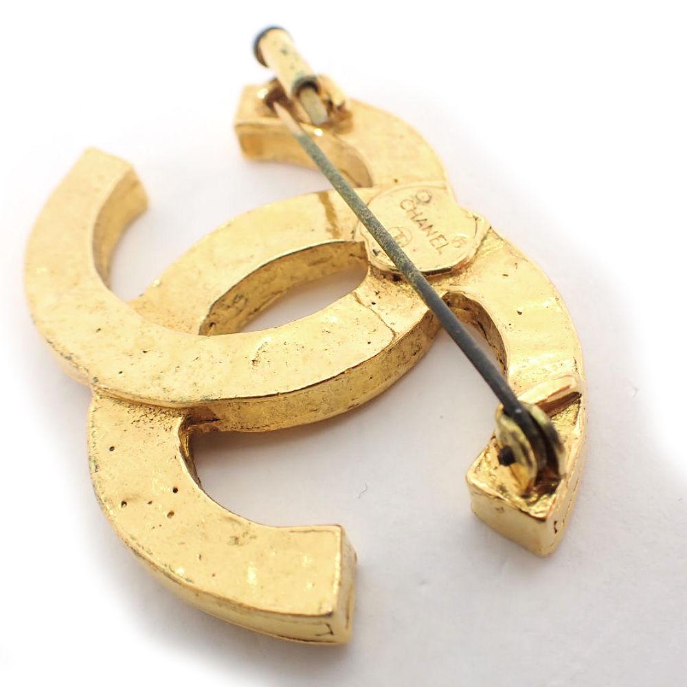 [Б/у] Брошь CHANEL серии Icon с логотипом Coco и стразами/j2-1