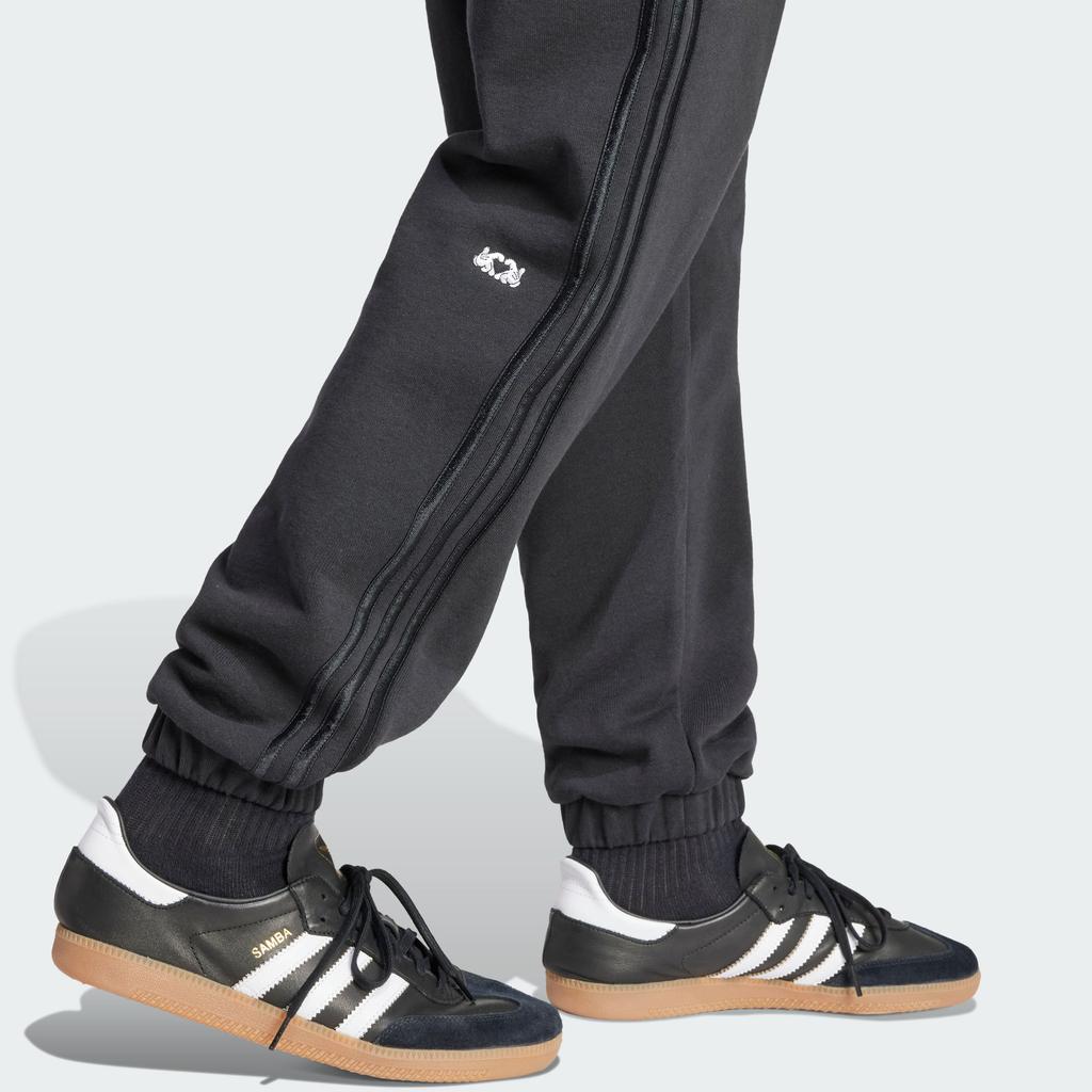adidas Originals Коллаборация Микки Мауса SS24 Узор Микки Логотип Однотонные Полосатые По бокам Зауженные Трикотажные Спортивные Брюки Мужские Брюки Черные IY2267