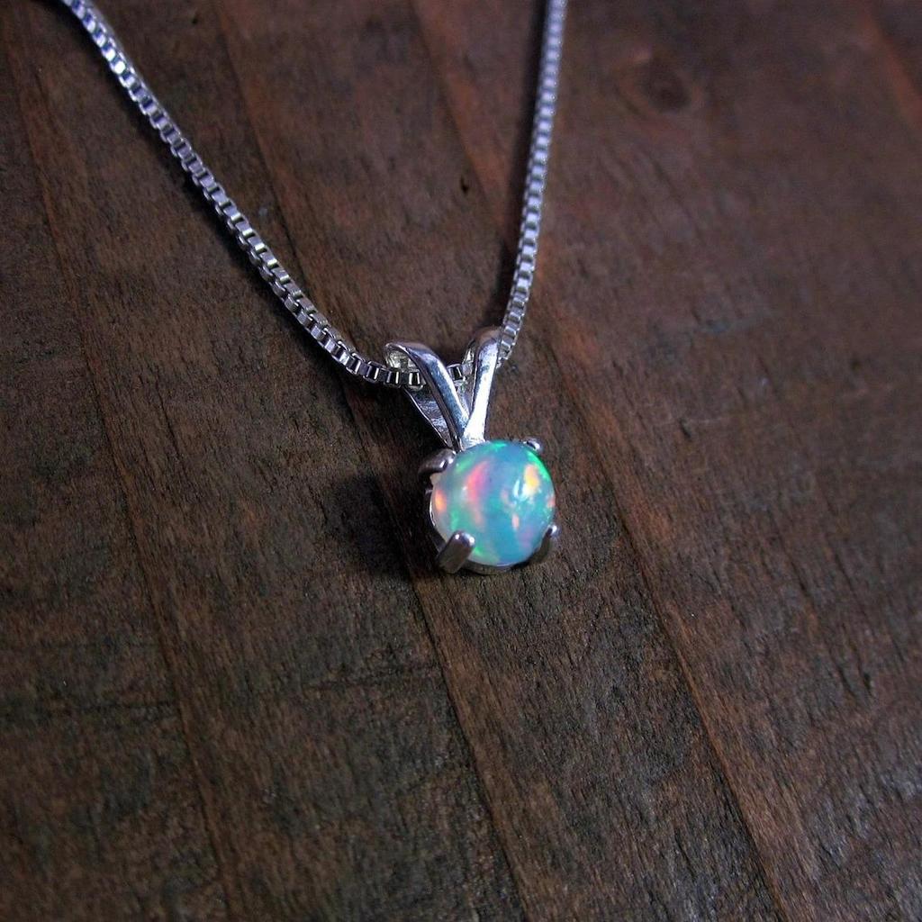 Подлинное ожерелье из белого опала, кулон с солитером из настоящего опала, высококачественный настоящий опал, кулон с камнем, рожденным в октябре, только в подарок