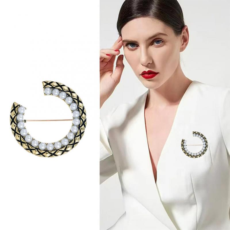 Elegant brooch, synthetic pearl initial design for women, vintage style, with faceted pearls.