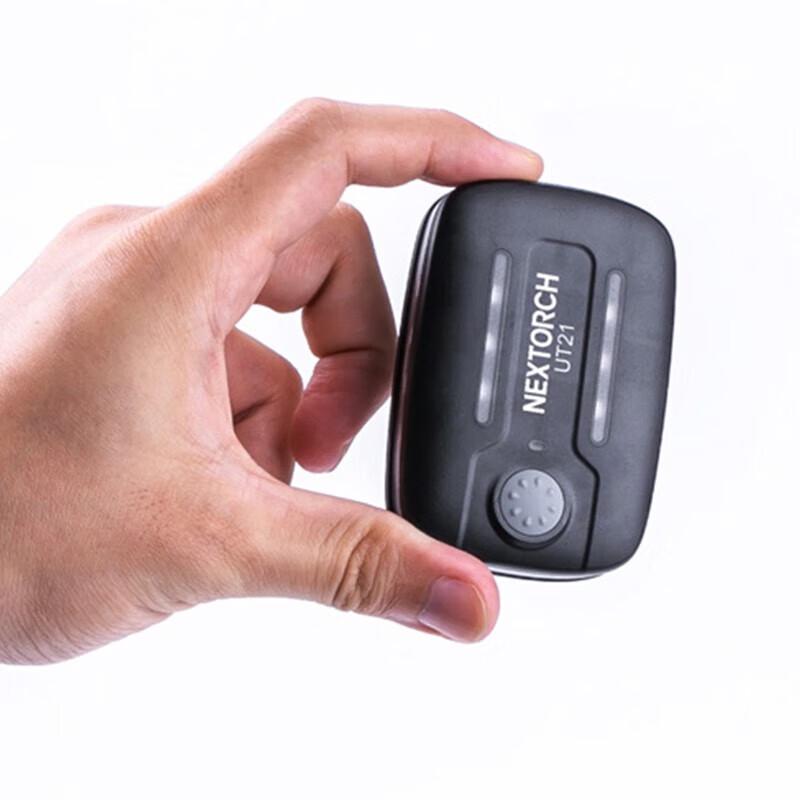 Red & Blue Flashing Security Patrol Shoulder Light