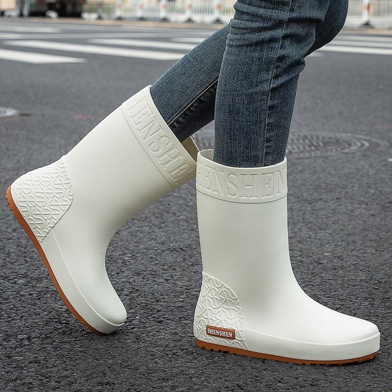 Fashion medium tube rain shoes women wear non-slip water shoes warm rain boots fashion high tube water shoes rubber shoes women