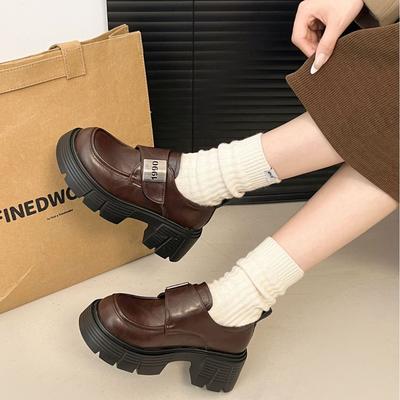 Женские лоферы на платформе 2025 новые популярные летние туфли в британском стиле из маленькой кожи женские универсальные туфли Мэри Джейн