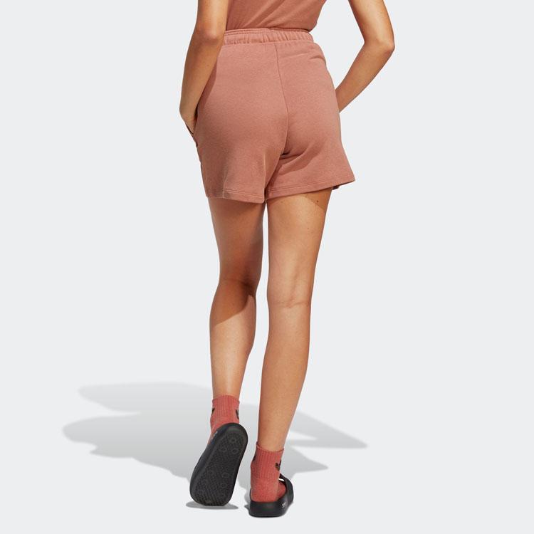 Adidas Originals Essentials+ Сделано из конопли, сплошной логотип, вышитый на резинке, прямые стандартные шорты, женские шорты, рок-коричневый IC1507