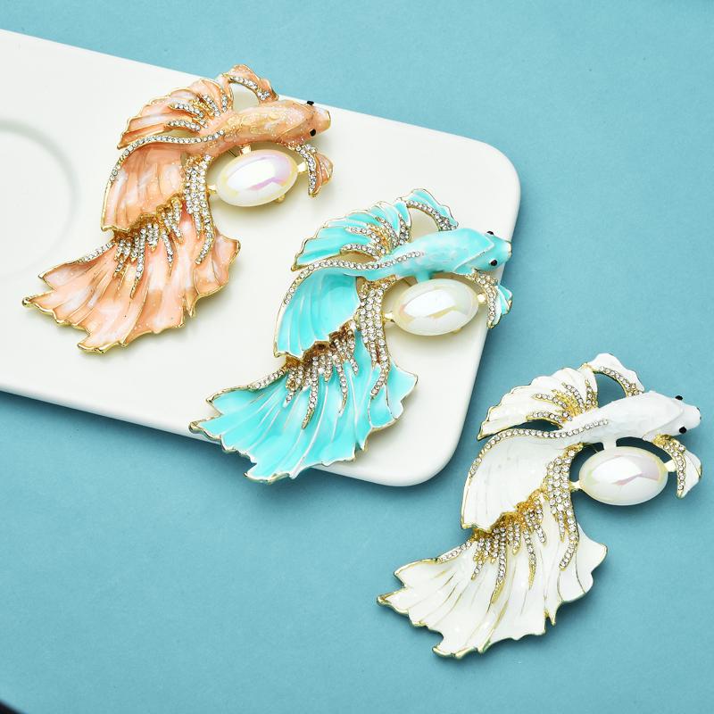 1 шт. Женская большая роскошная брошь в виде золотой рыбки унисекс трехцветная плавающая рыбка брошь для офиса и вечеринки в подарок