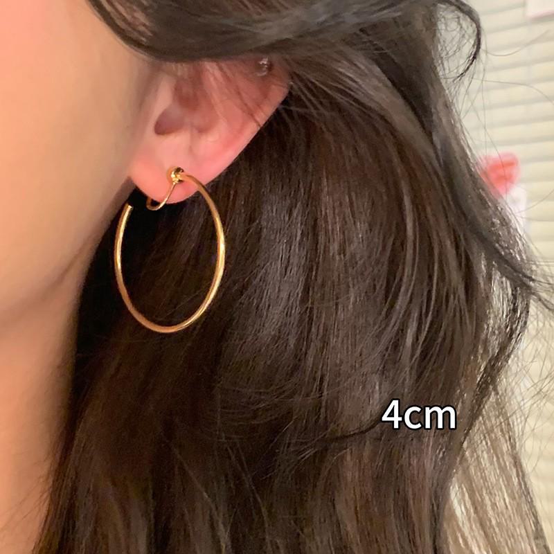 Винтажные красные серьги-кольца в гонконгском стиле: Элегантный женский аксессуар на осень/зиму