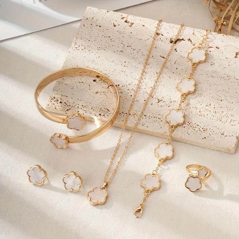 Elegant 5-piece Lucky Clover Jewelry Set - Necklace, Earrings, Ring, Bracelet, and Bangle - Zinc Alloy, Perfect for a Casual Outfit or As a Gift!