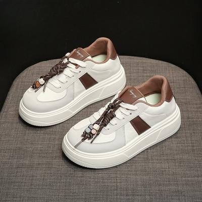 Новая обувь на платформе 2025 Новые цветные ретро-повседневные туфли Универсальные кроссовки Модная и удобная уличная женская обувь