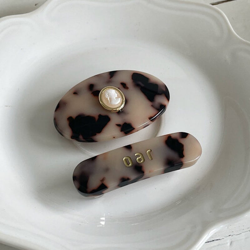 oar Classic Cameo Point Hair Barrette [BeigeLeopard]