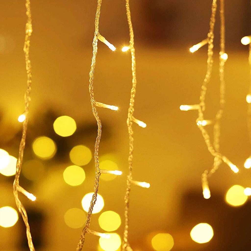 Рождественская светодиодная гирлянда-занавес для наружного освещения. Длина основания 5 метров, длина нитей 0,4-0,6 метров, 110 и 220 v