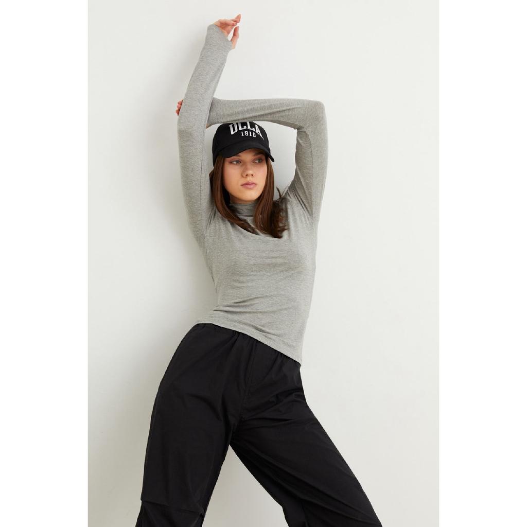 Женское черное боди с деталями на пальцах