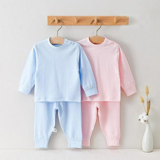 Детский трехслойный теплый комбинезон из чистого хлопка: Весенний стеганый комбинезон для новорожденных, подходящий для ползания и ношения на открытом воздухе.