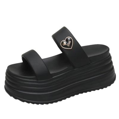 Модные летние женские пляжные тапочки 9 см с открытыми носками, новые женские туфли на танкетке, кожаные шлепанцы, женские сандалии на высокой платформе 2024