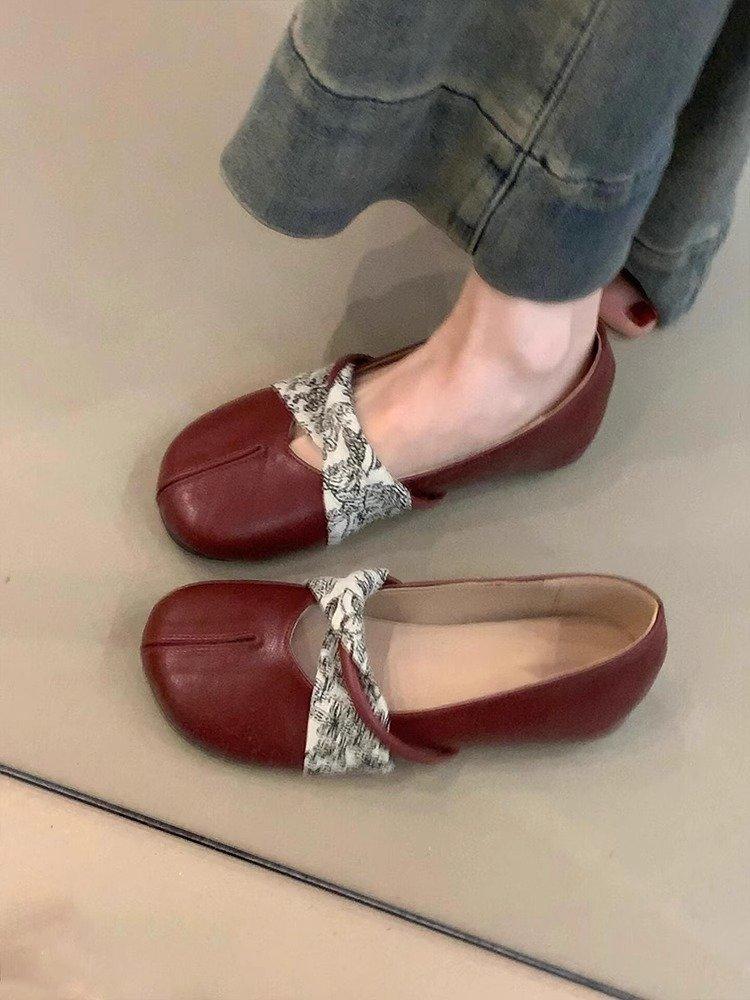 Soft leather version~ New Chinese ballet style round head small single shoes women's one-pedal inner height increase shallow mouth flat Mary Jane s