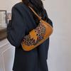 Иностранное ощущение сумка под мышкой женская 2025 осень и зима новая ins простая леопардовый принт пряжка ремня нишевый дизайн сумка-мессенджер женская