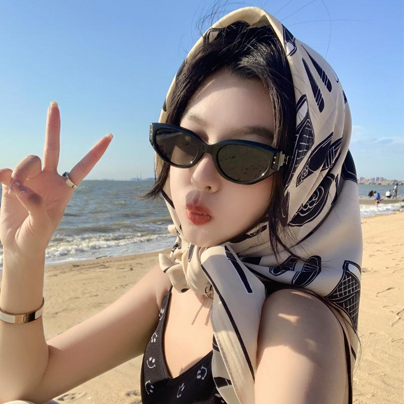 Nordic simple silk scarf long female French retro black and white striped large square scarf tied hair ins headscarf headband shawl