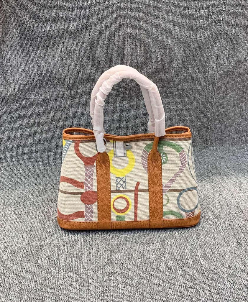 Сумка женская Doodle Garden ручной росписи из лоскутного шитья из коровьей кожи и льна - Сумка, на плечо, через плечо, 2025.