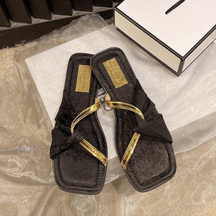 Модные повседневные сандалии на берегу моря, стиль для женщин 2024 года, для ношения на улице, сотня модных женских тапочек в китайском стиле с открытым носком, сандалии