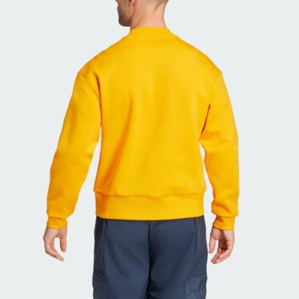 Adidas Real Madrid DNA Logo Crew Sweatshirt Men Tops Yellow IT3808