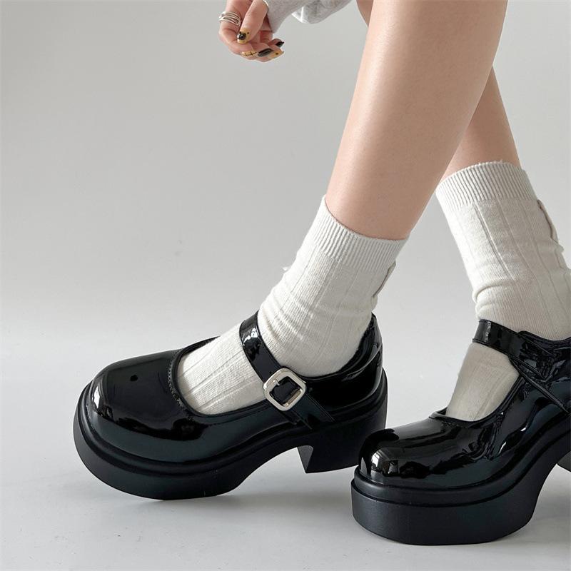 Мода темперамент ретро Интернет знаменитости взрыв платформы маленькие кожаные туфли женщины 2025 новые осенне-зимние универсальные туфли Мэри Джейн одиночные