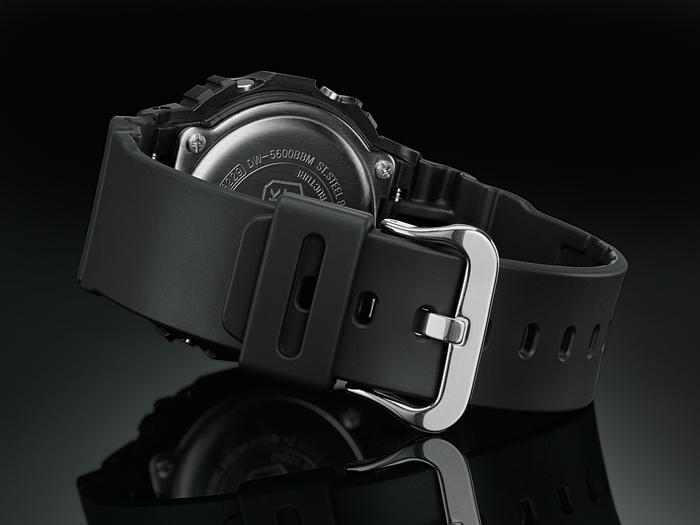 Casio Мужские кварцевые часы с resin-корпусом, водозащитой 200 м, ударопрочностью, будильником DW-5600BBM-1