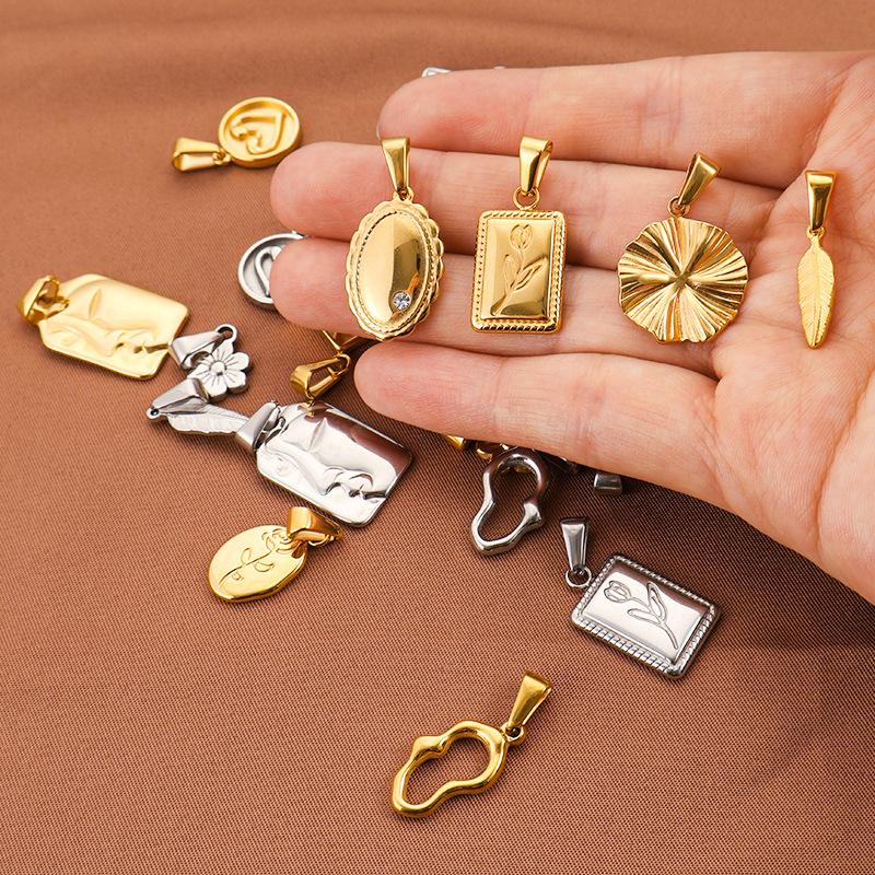 Various 18k Gold Feather Flower Charms Heart Face Pendant Stainless Steel Diy Jewelry Accessories for Necklace Bracelet Gift