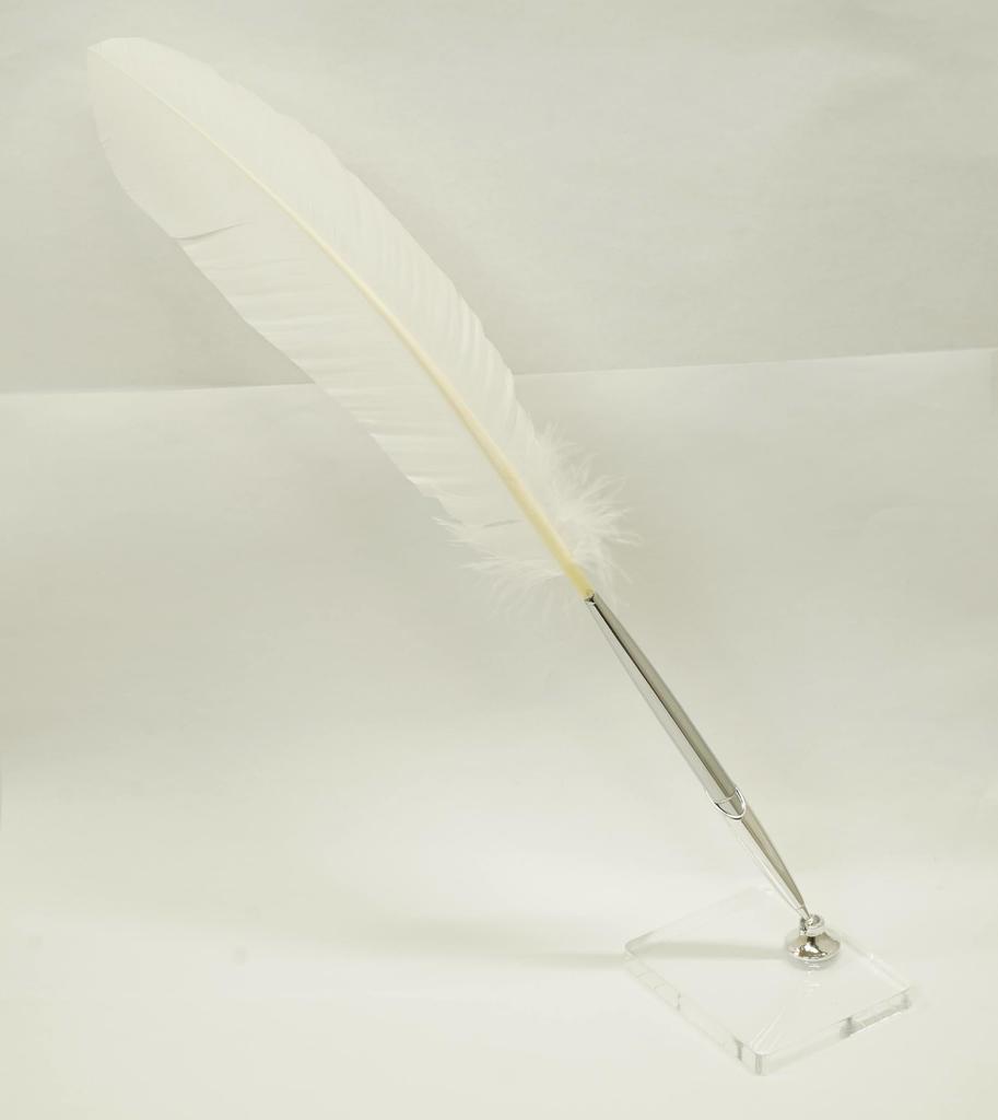 Набор из 2 штук Японская обработка перо индейки латунная дисковая ручка прозрачная акриловая подставка для ручек с серебристым держателем для ручек Белое перо + Q-S6P2WT-2-W