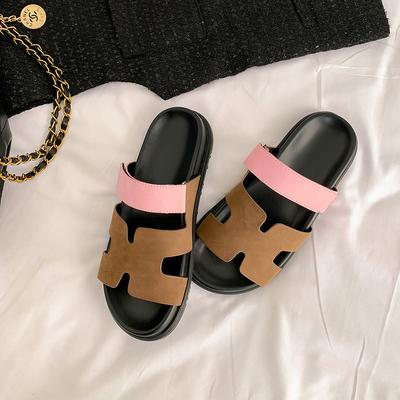 Тапочки женские для улицы 2025 лето новые на плоской подошве однотонные кожаные повседневные на липучке женские шлепанцы