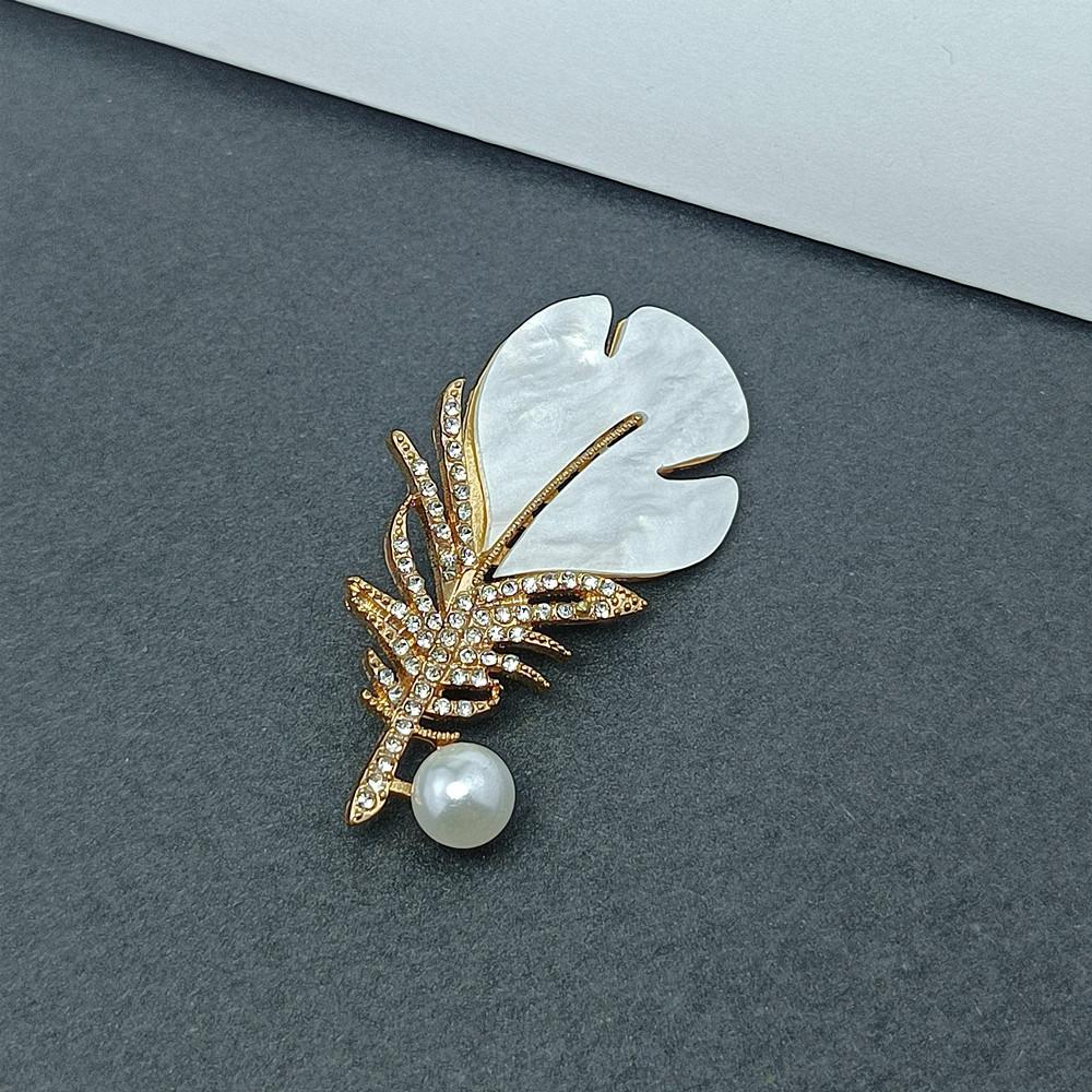 Feather Brooch Pins for Women Party Wedding Gifts Clothing Accessories High-end Chest Flower Women's Gold Rhinestone Alloy Silver Accessory Pin