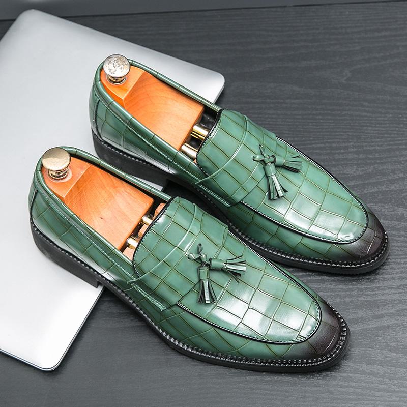 Fashion Vintage Elegantes Slip On Loafers New Breathable Moccasins Driving Design Casual Shoes for Men Fashion Male Wedding Dress Shoes