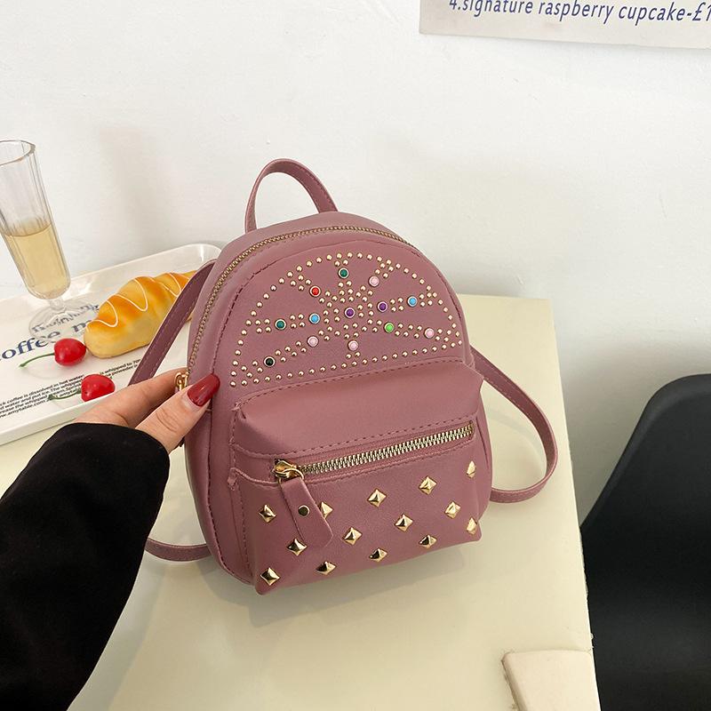 Модная женская сумка через плечо с заклепками и жемчугом, летний универсальный многофункциональный рюкзак большой вместимости, легкая роскошь