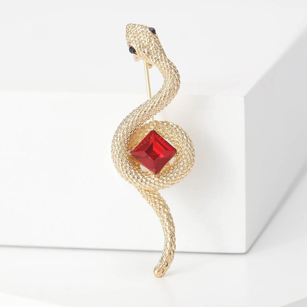 Новый дизайн натального года слегка инкрустирован цирконовой брошью в виде змеи, изысканная мода и универсальное украшение-булавка в стиле легкой роскоши