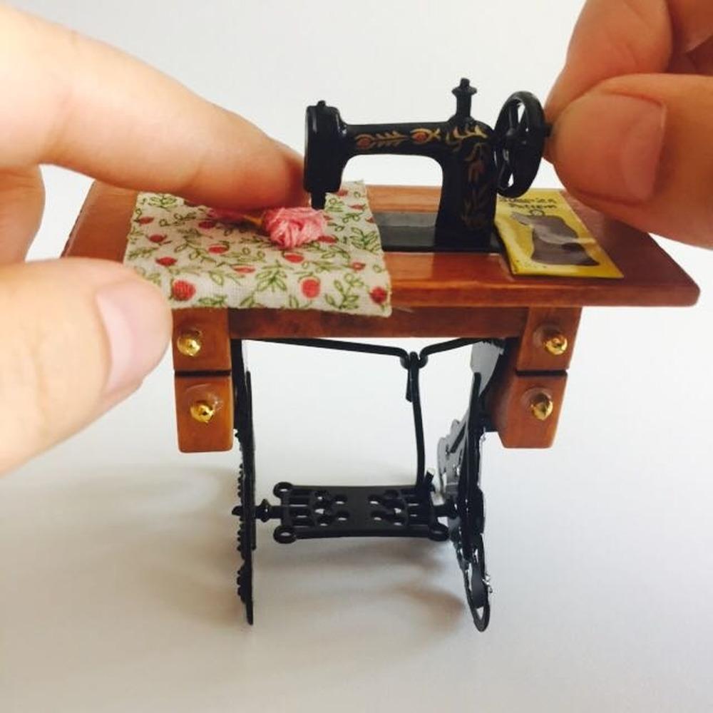 1:12 Dollhouse Retro Sewing Machine Doll House Miniature Scale Fairy Doll Home Life Scene