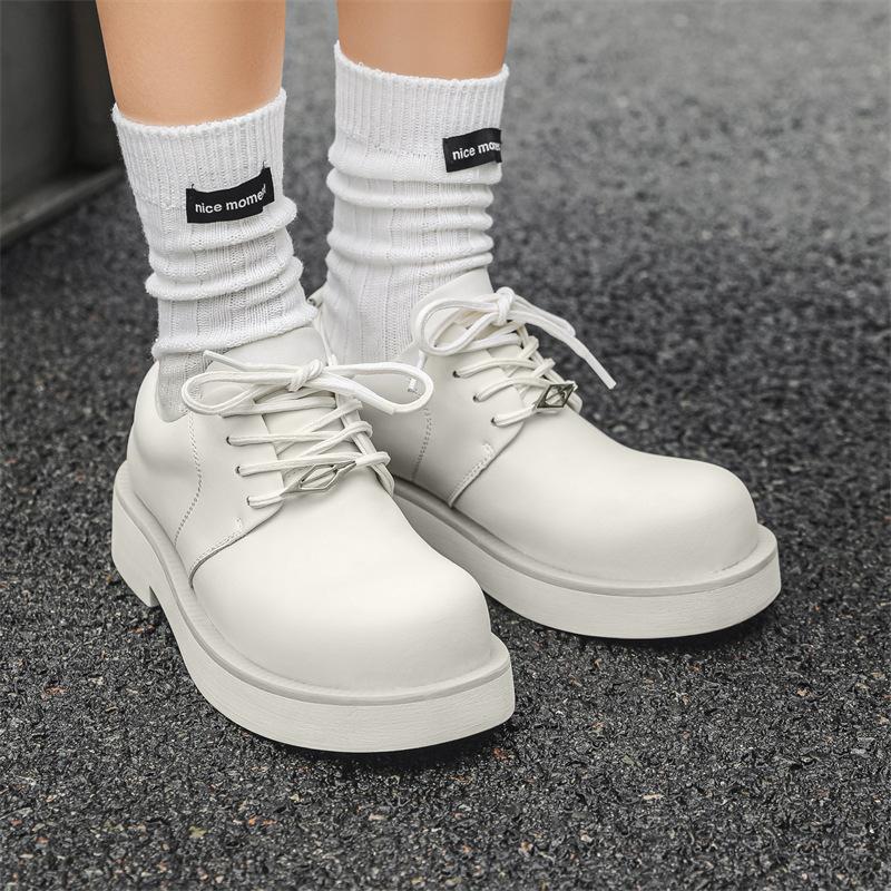 Новый дизайн уличной съемки Британские туфли дерби пара белые кожаные туфли универсальный тренд простые маленькие кожаные туфли 5642-J