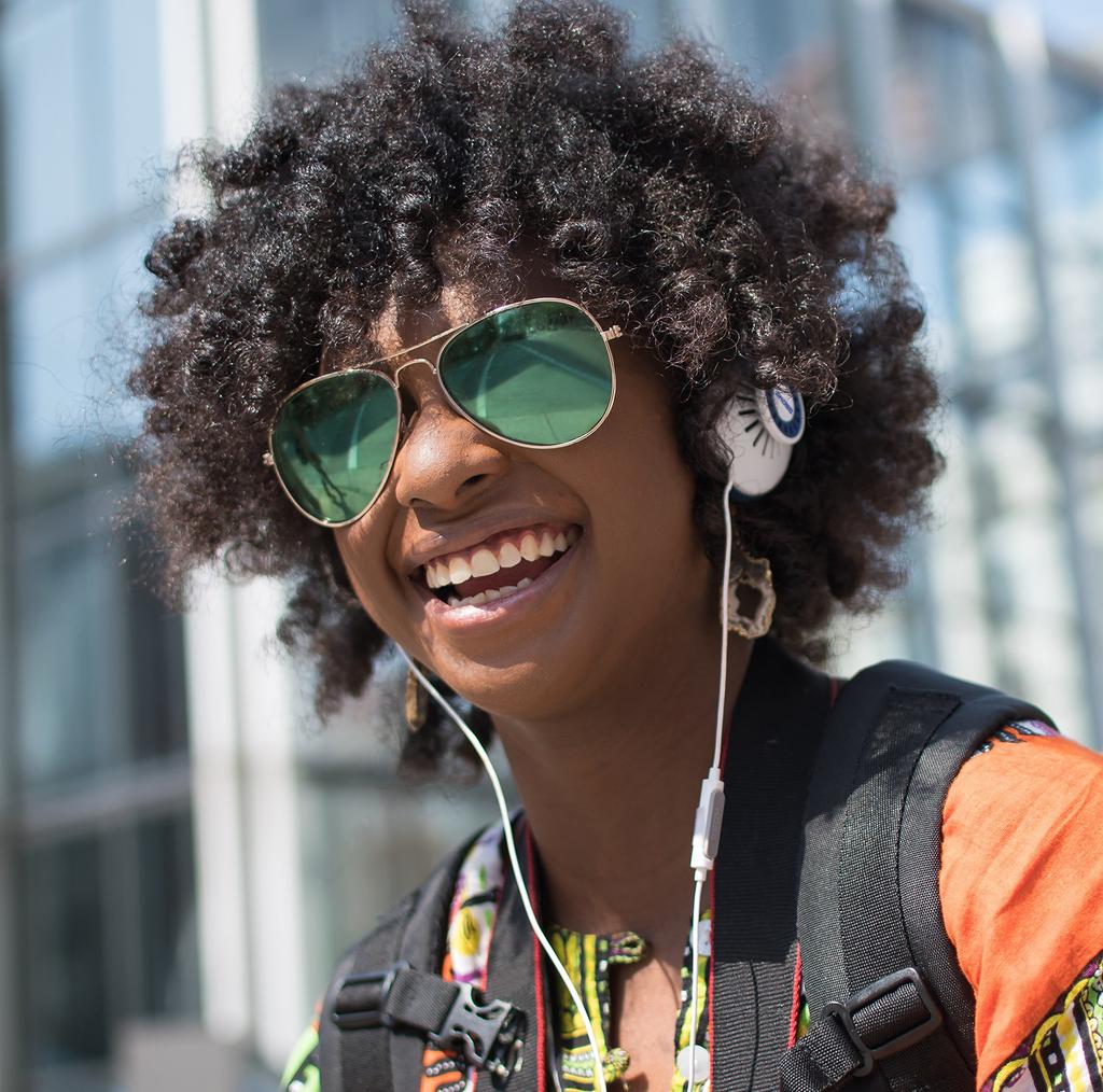 Наушники Koss KPH30iW со встроенным микрофоном и сенсорным пультом дистанционного управления, проводные, со штекером, белые, синие, накладные, с разъемом D-профиля 3,5 мм и