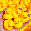 Маленькая желтая уточка игрушка для ванной: Пищащая плавающая игрушка для игр в воде и веселья в бассейне