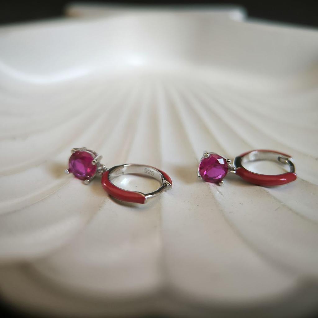 Серебряные серьги с фианитами, емаллю (60002191)