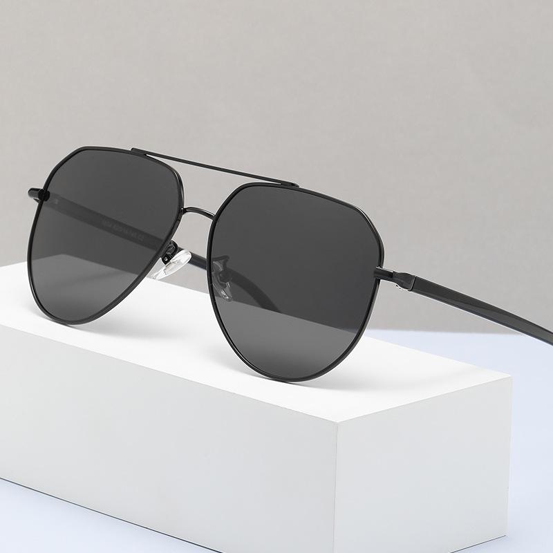 New Driving Sunglasses Men's UV-proof Women's Advanced Sunglasses Sunscreen UV-proof Polarized Glasses