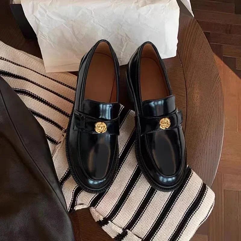 Женские туфли с цветочными пуговицами, британский стиль, лоферы на толстой подошве, повседневные лоферы для колледжа, модные кожаные туфли для девочек