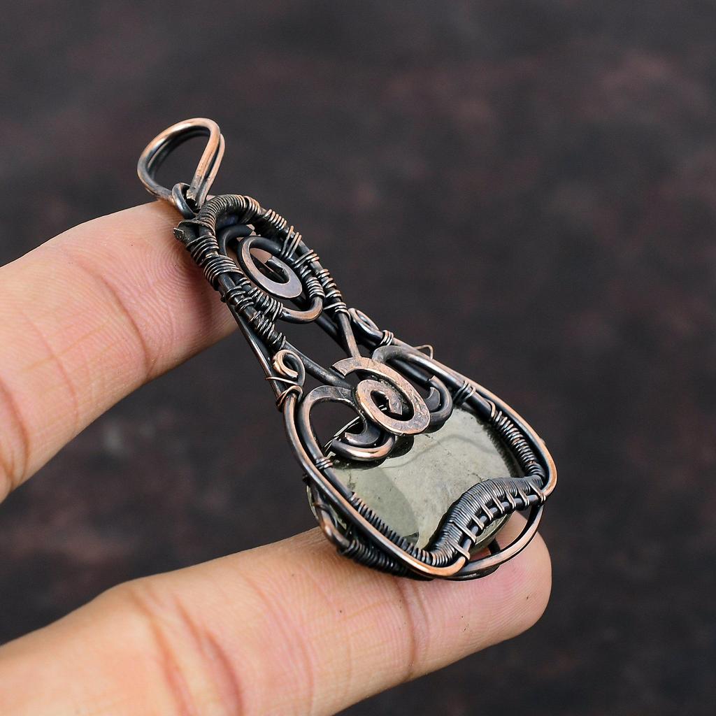 Кулон с пиритом, кулон в медной проволоке, уникальный кулон, изысканные медные украшения, кулон из драгоценного камня ручной работы, ювелирный подарок для нее