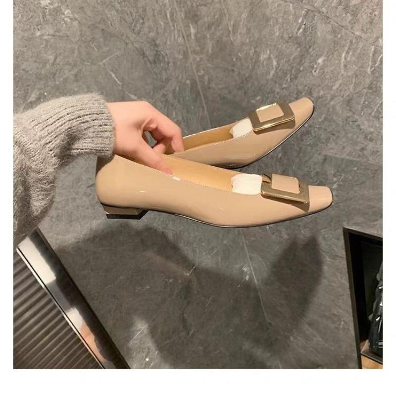 Модные женские туфли-лодочки с французской квадратной пряжкой, классические балетки с квадратным носком из лакированной кожи, темпераментные, новый стиль