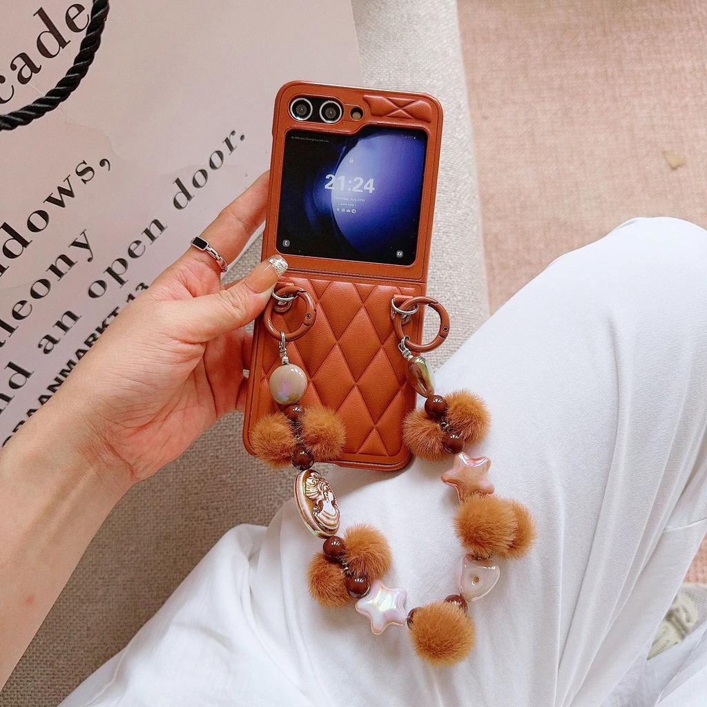 Cute Bobbles PU Leather Heart Wrist Strap Phone Case for Samsung Galaxy Z Flip 6 5 5G Hinge Protection Shockproof Cover