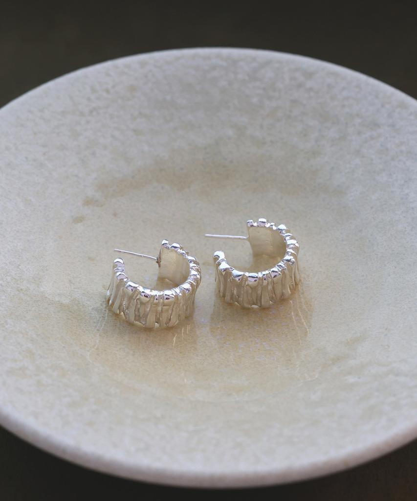 Reindeer Murmur Earring 01