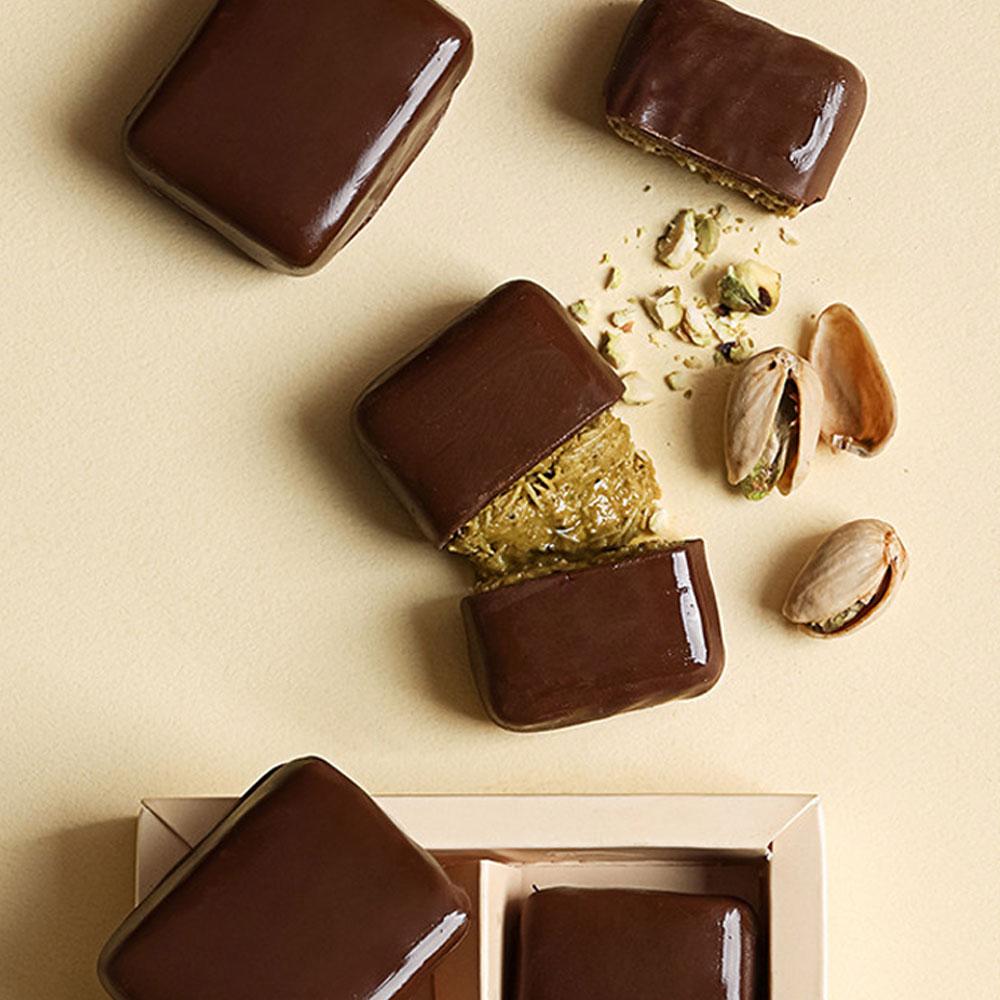 Korea Chuckles dubai chocolate 1 box of 4 pieces / 1 box of 9 pieces original danube and postachio kunafa