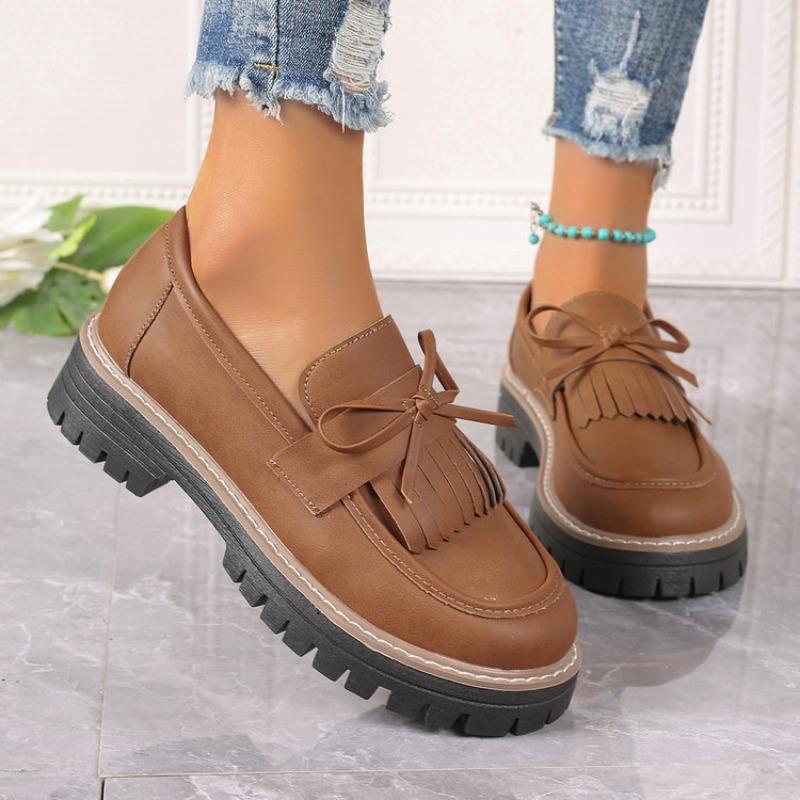 Большие мокасины для женщин на зиму, новый стиль, европейский стиль, бахрома, толстый каблук, пуговицы в форме банта, маленькие кожаные туфли