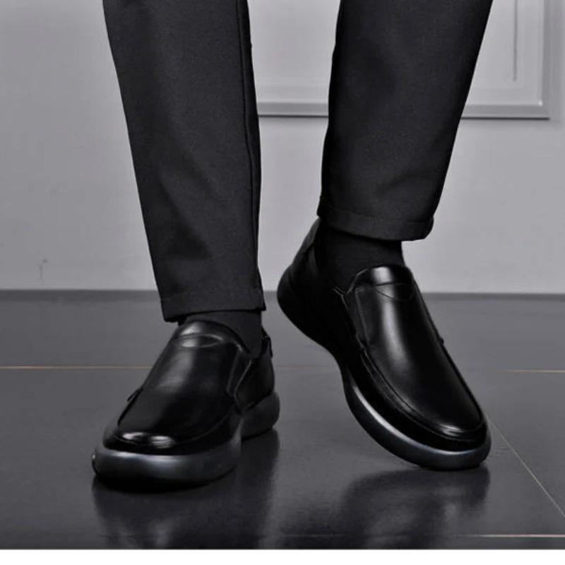 Fashion New Men's Leather Shoes Comfortable Casual Shoes Leather Shoes Business Driving Soft Leather Black Driving Designer Shoes Men